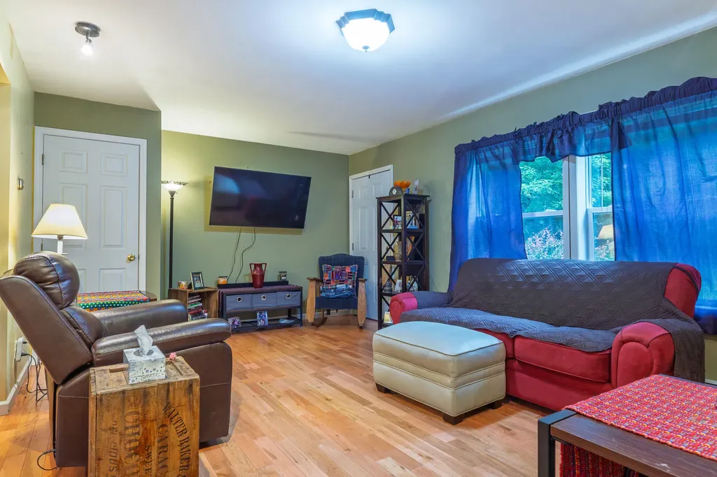 234 Cleve Tripp Road Poland ME 04274