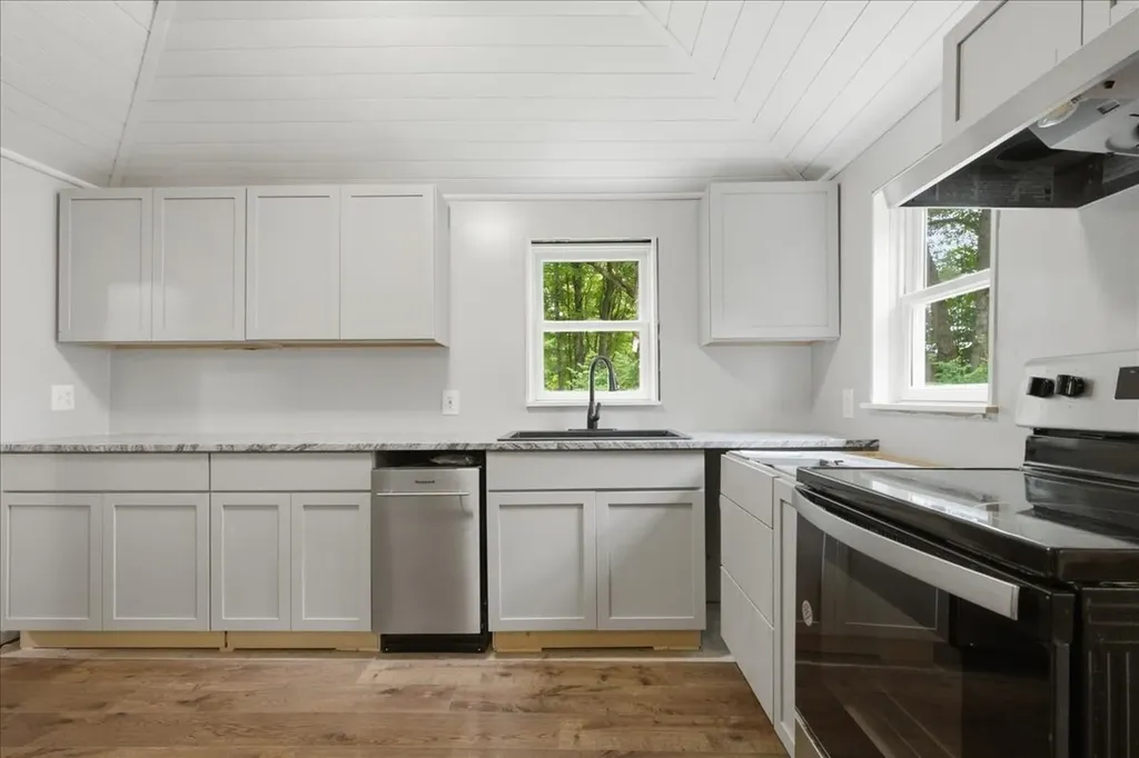 182 Manley Road Auburn ME 04210
