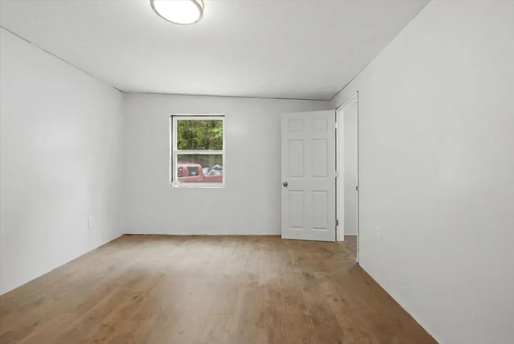 182 Manley Road Auburn ME 04210
