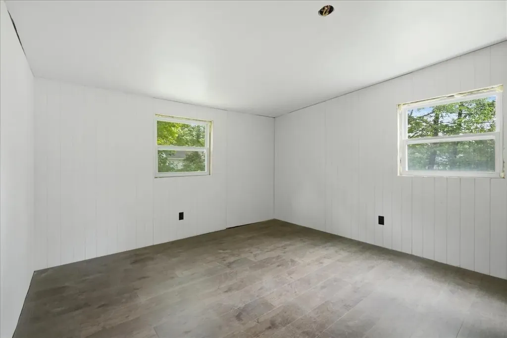 182 Manley Road Auburn ME 04210