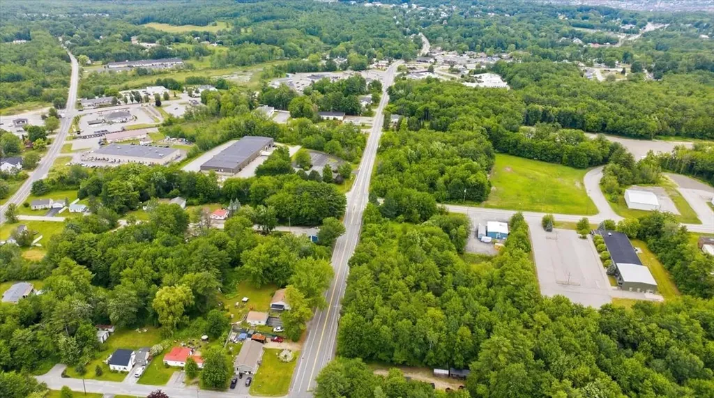 182 Manley Road Auburn ME 04210