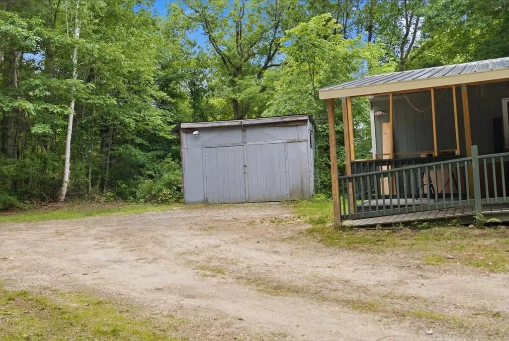 182 Manley Road Auburn ME 04210