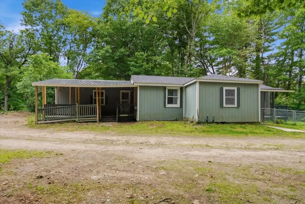 182 Manley Road Auburn ME 04210