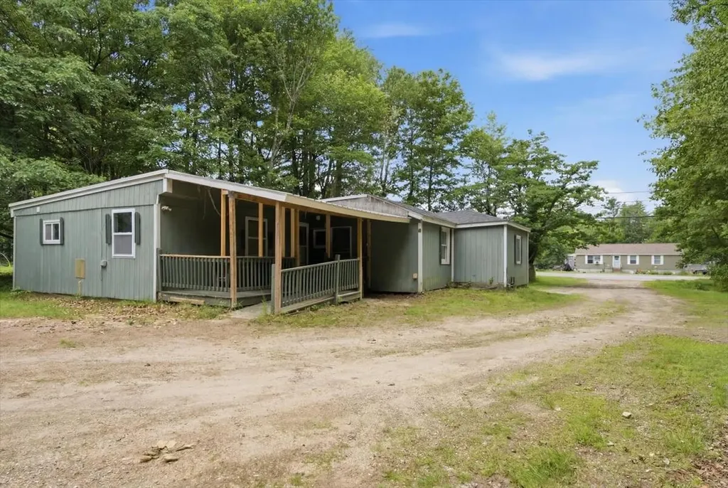 182 Manley Road Auburn ME 04210
