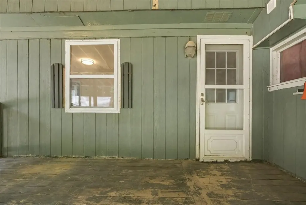 182 Manley Road Auburn ME 04210