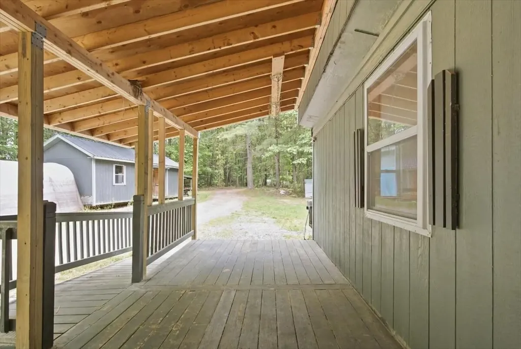 182 Manley Road Auburn ME 04210