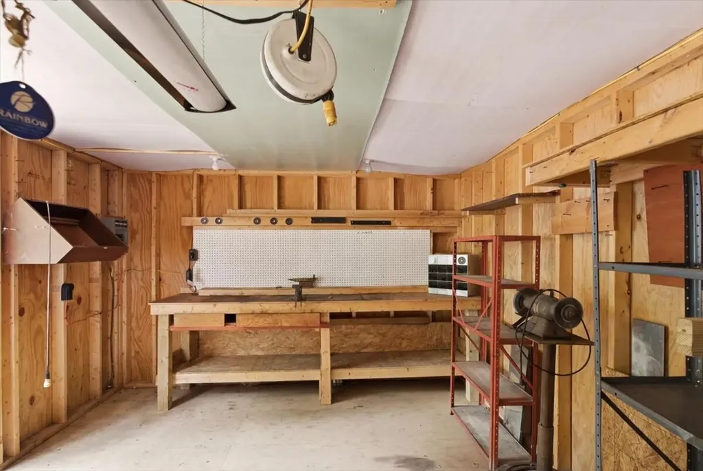 182 Manley Road Auburn ME 04210