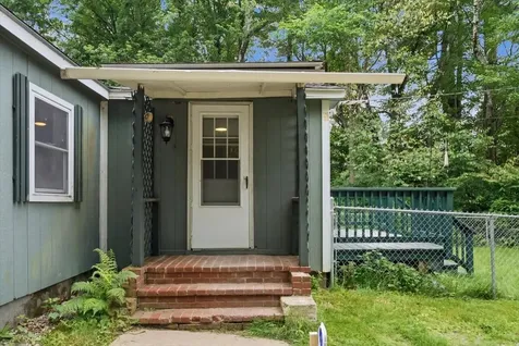 182 Manley Road Auburn ME 04210