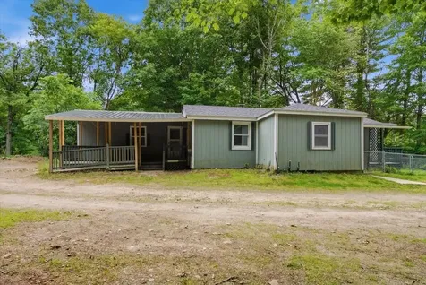 182 Manley Road Auburn ME 04210