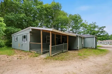 182 Manley Road Auburn ME 04210
