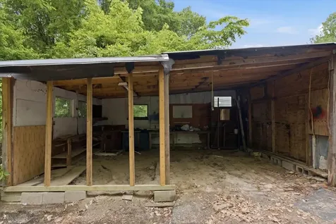 182 Manley Road Auburn ME 04210