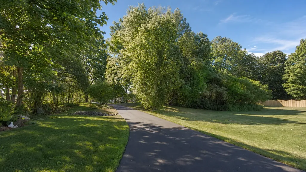 42 Rust Road Gorham ME 04038