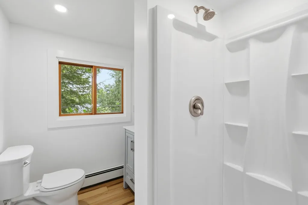 132 N Shore Lane Winthrop ME 04364
