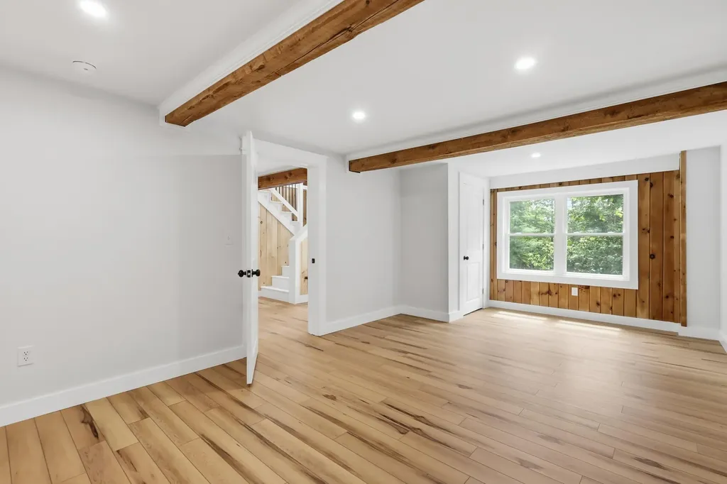 132 N Shore Lane Winthrop ME 04364