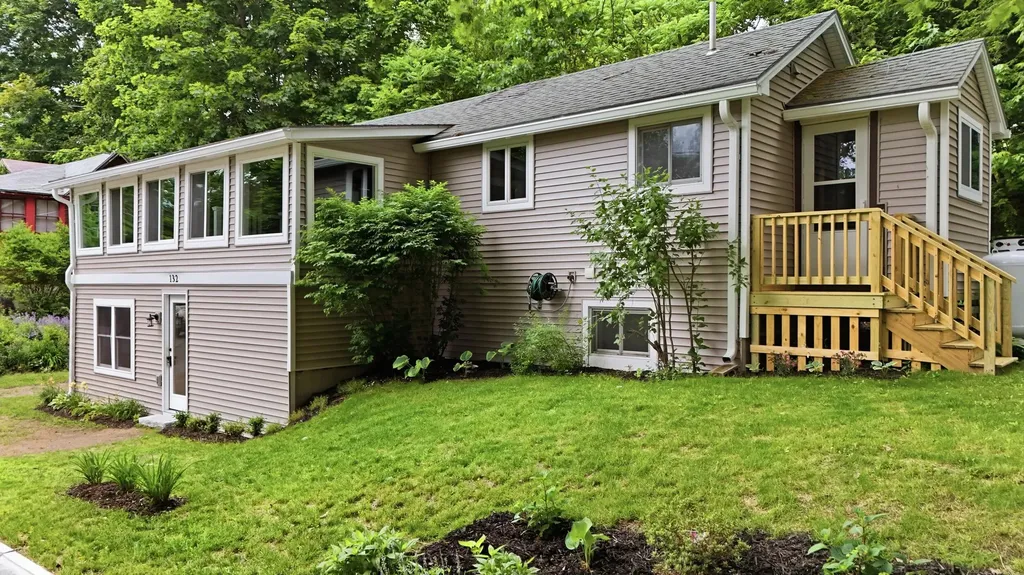 132 N Shore Lane Winthrop ME 04364