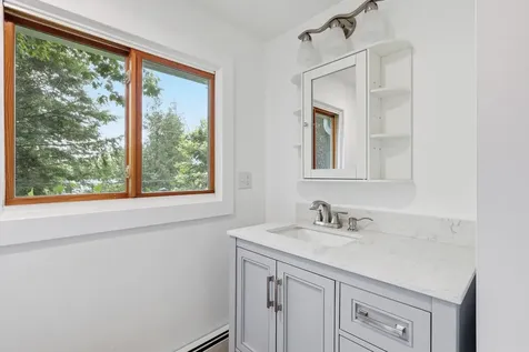 132 N Shore Lane Winthrop ME 04364