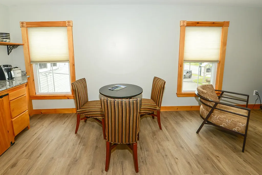 679 Roosevelt Trail Naples ME 04055
