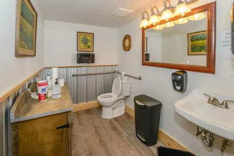 679 Roosevelt Trail Naples ME 04055