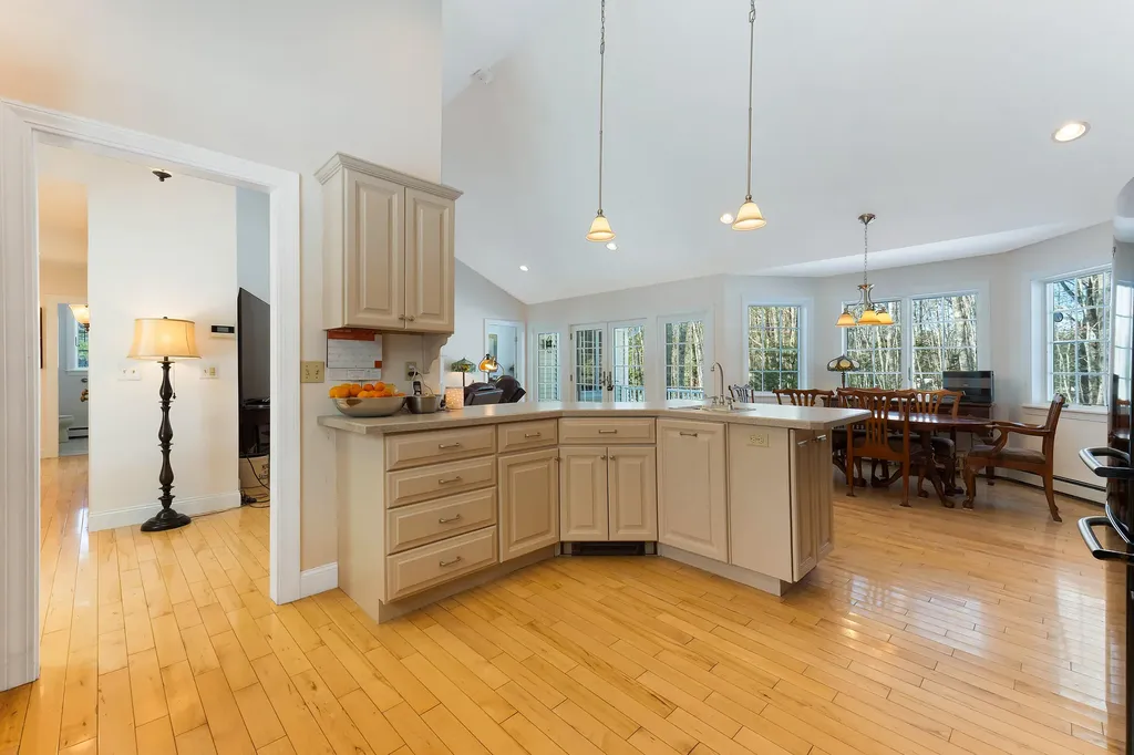 23 Sunny Acres Lane Boothbay ME 04537
