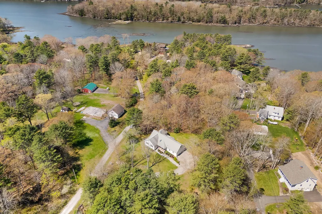 23 Sunny Acres Lane Boothbay ME 04537