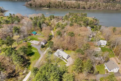 23 Sunny Acres Lane Boothbay ME 04537