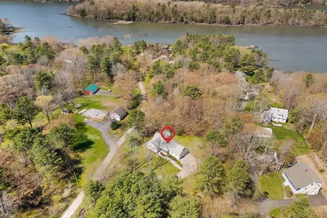 23 Sunny Acres Lane Boothbay ME 04537