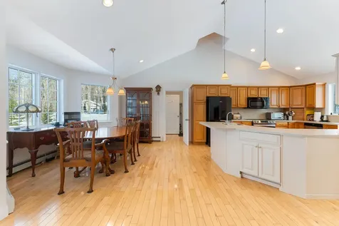 23 Sunny Acres Lane Boothbay ME 04537