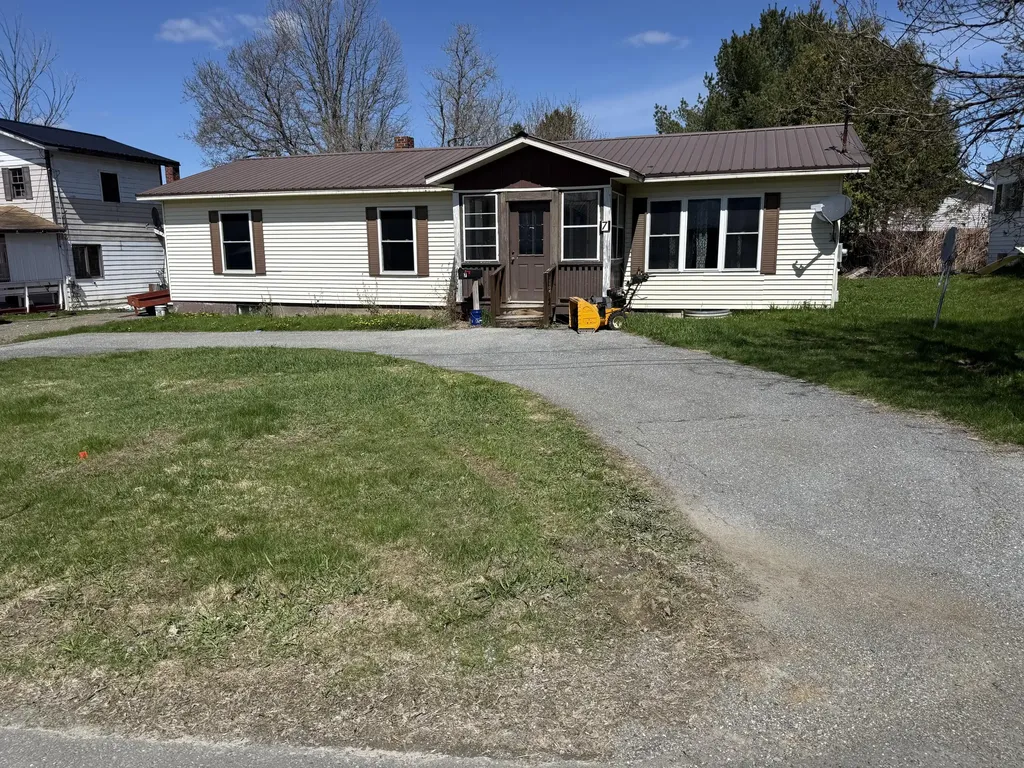 7 Mcmanus Street Washburn ME 04786