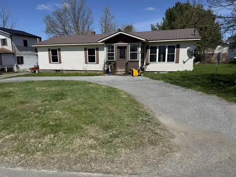 7 Mcmanus Street Washburn ME 04786