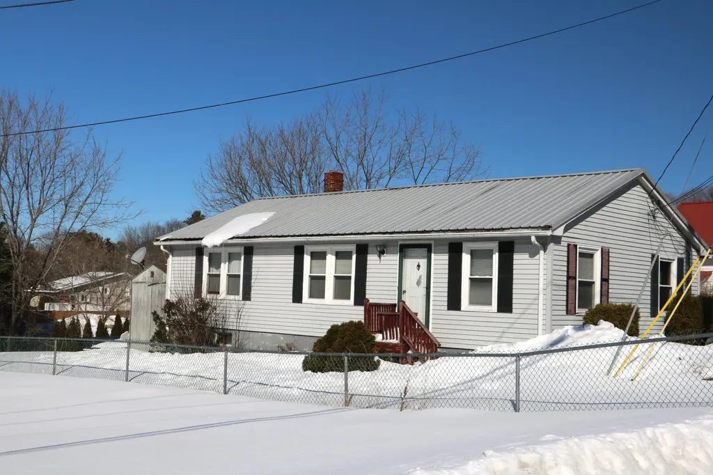78 Morris Avenue Lewiston ME 04240