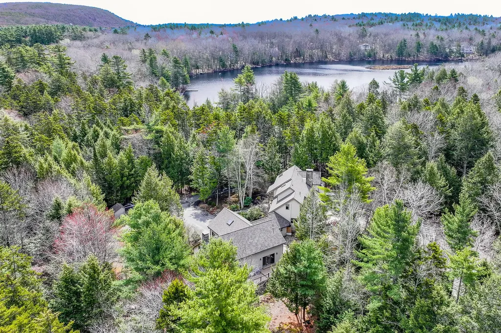 291 Molyneaux Road Camden ME 04843