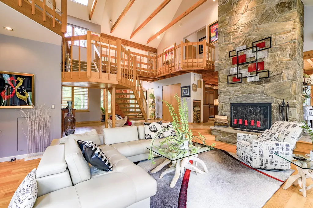 291 Molyneaux Road Camden ME 04843