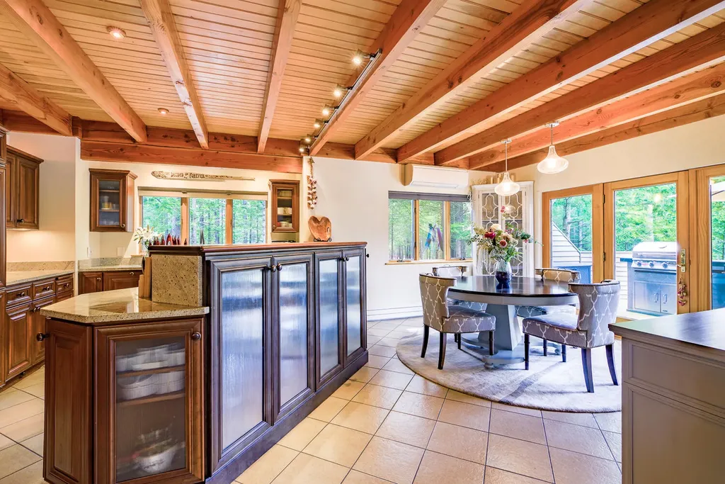 291 Molyneaux Road Camden ME 04843