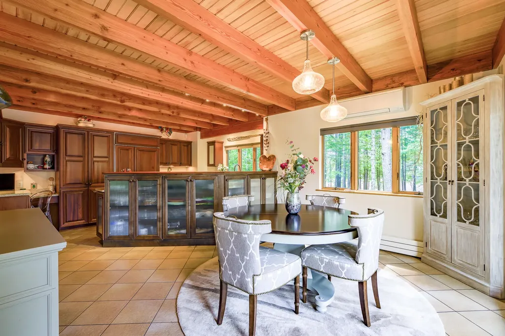 291 Molyneaux Road Camden ME 04843