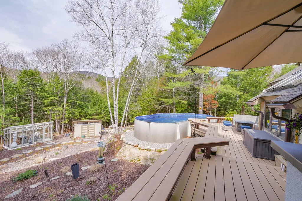 291 Molyneaux Road Camden ME 04843