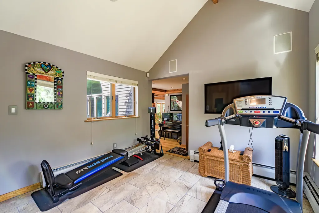 291 Molyneaux Road Camden ME 04843