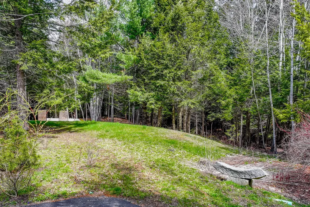 291 Molyneaux Road Camden ME 04843