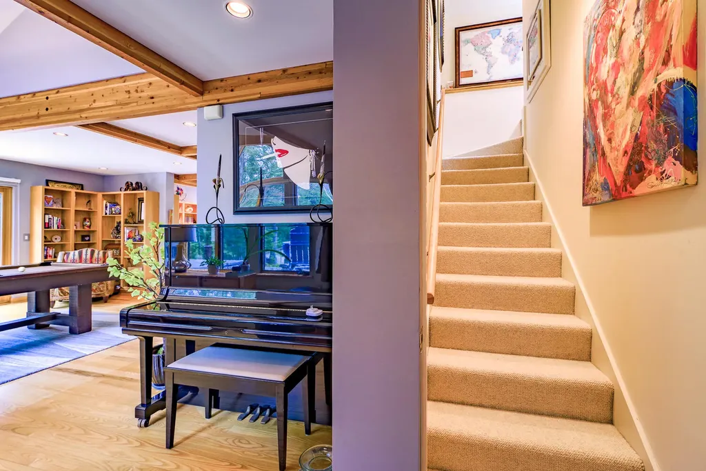 291 Molyneaux Road Camden ME 04843