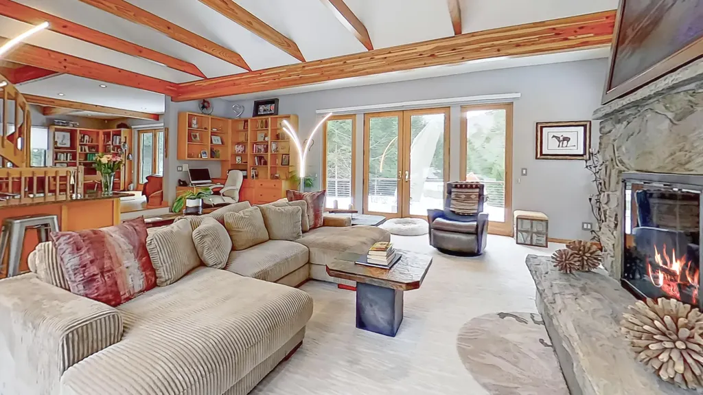 291 Molyneaux Road Camden ME 04843