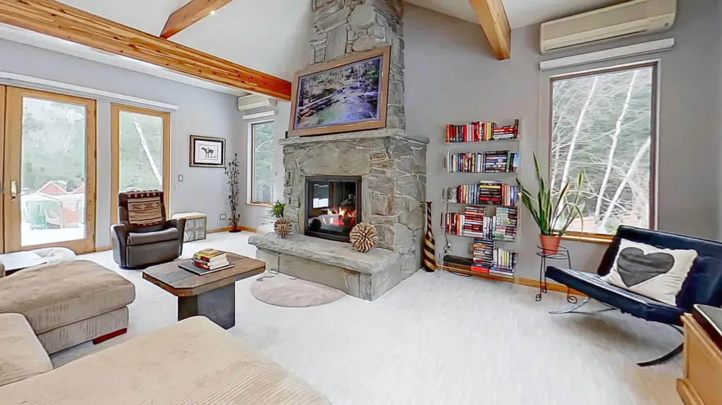291 Molyneaux Road Camden ME 04843