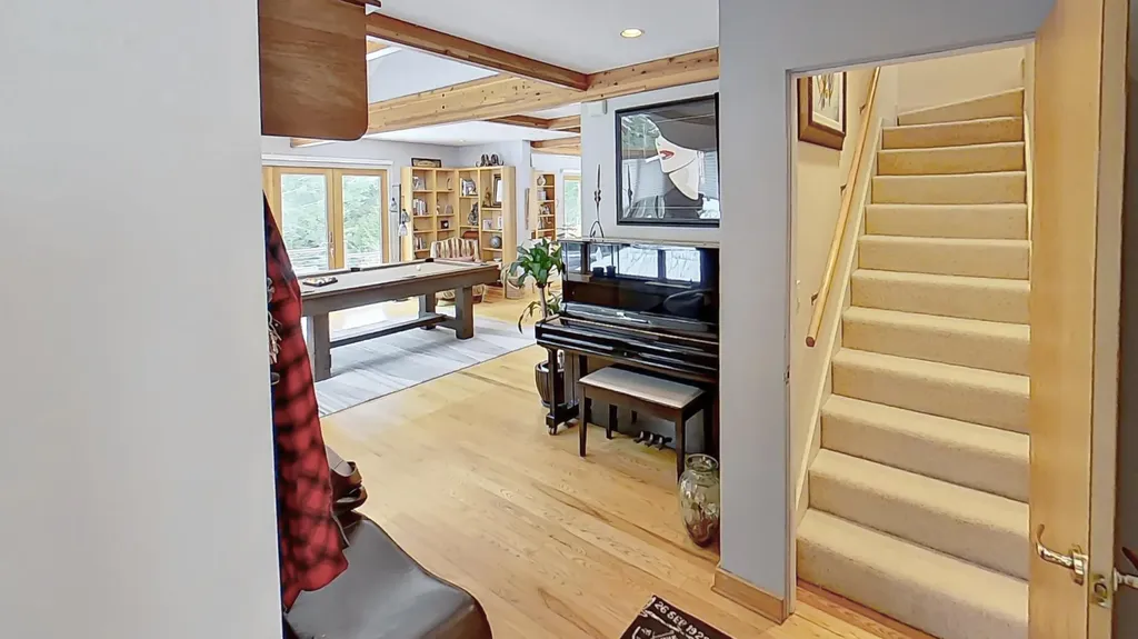 291 Molyneaux Road Camden ME 04843