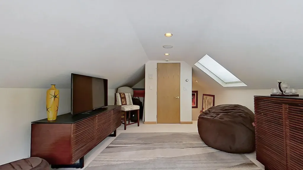 291 Molyneaux Road Camden ME 04843