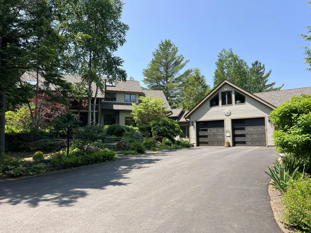 291 Molyneaux Road Camden ME 04843