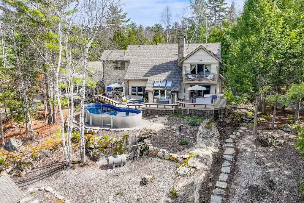 291 Molyneaux Road Camden ME 04843