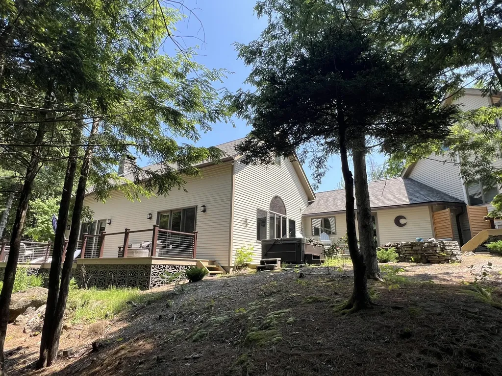 291 Molyneaux Road Camden ME 04843
