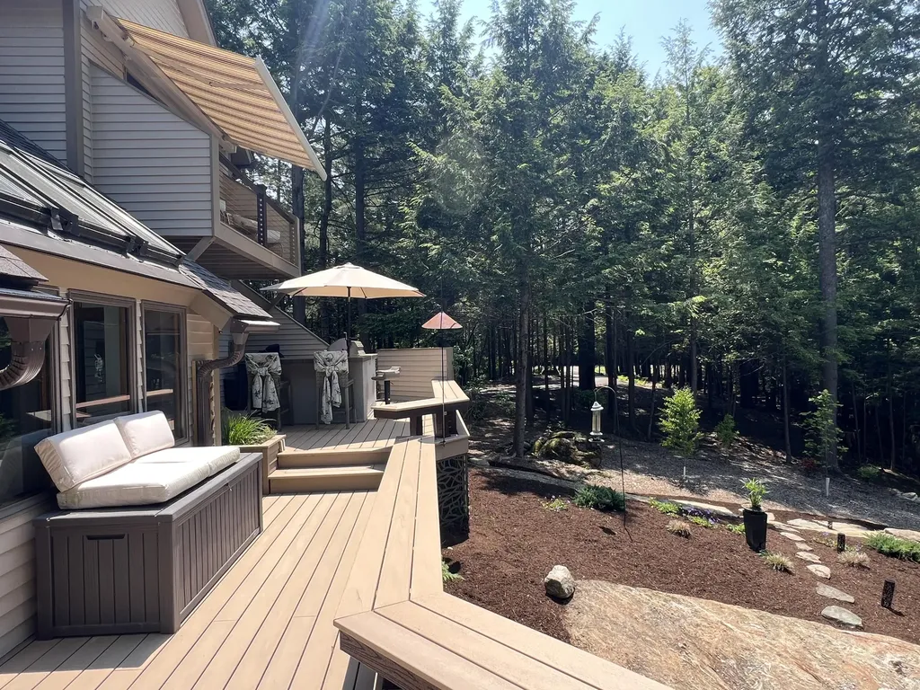 291 Molyneaux Road Camden ME 04843