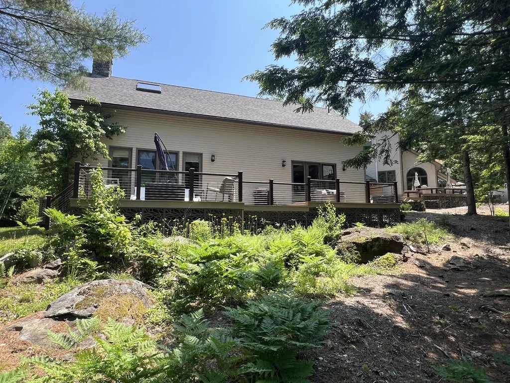 291 Molyneaux Road Camden ME 04843