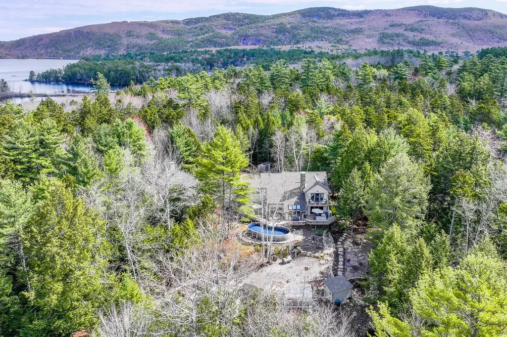 291 Molyneaux Road Camden ME 04843