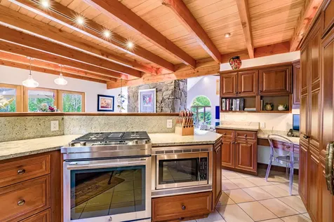 291 Molyneaux Road Camden ME 04843