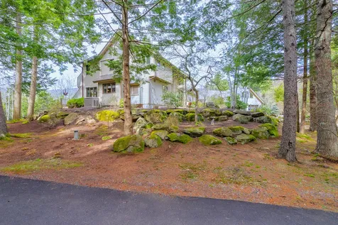 291 Molyneaux Road Camden ME 04843